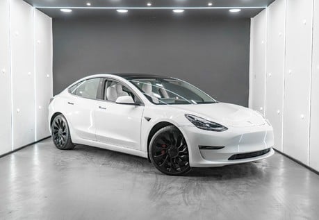 Tesla Model 3 Performance, White interior, Panoramic Roof, Track Mode, Heat Pump