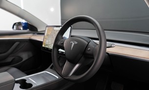 Tesla Model 3 Standard Range Plus Deep Blue Metallic LFP Battery Pano Roof Black Interior 8