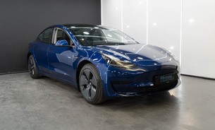 Tesla Model 3 Standard Range Plus Deep Blue Metallic LFP Battery Pano Roof Black Interior 3