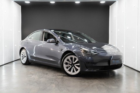 Tesla Model 3 Long Range, 19'' Sport Wheels, Heat Pump, Heated Steering Wheel, Pano Roof 