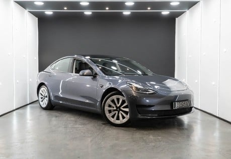 Tesla Model 3 Standard Range Plus, One Owner, 19'' Sport Wheels, Heated Steering Wheel