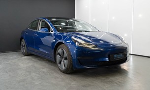 Tesla Model 3 Long Range 1 Year Battery Warranty! One Owner, Premium Sound, Pano Roof 3