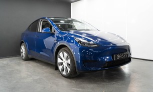 Tesla Model Y Standard Range Plus, One Owner, Panoramic Roof, Heat Pump, Metallic Blue 3