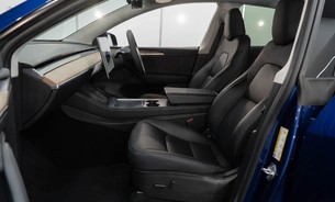 Tesla Model Y Standard Range Plus, One Owner, Panoramic Roof, Heat Pump, Metallic Blue 8