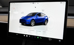 Tesla Model Y Standard Range Plus, One Owner, Panoramic Roof, Heat Pump, Metallic Blue 10