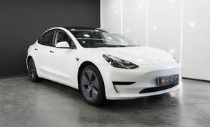 Tesla Model 3 Standard Range Plus, Later Larger 60kWh Battery with Ryzen Chip, One Owner 3