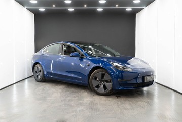 Tesla Model 3 Long Range, Heat Pump, Heated Steering Wheel, Pano Roof, VAT Qualifying