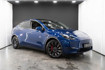 Tesla Model Y Performance, Black Interior, Panoramic Roof, Heated Seats, Track Mode