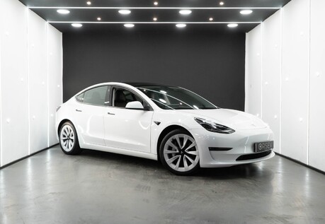 Tesla Model 3 Long Range Heat Pump 19" Sport Wheels One Owner Pano Roof Adaptive LEDs