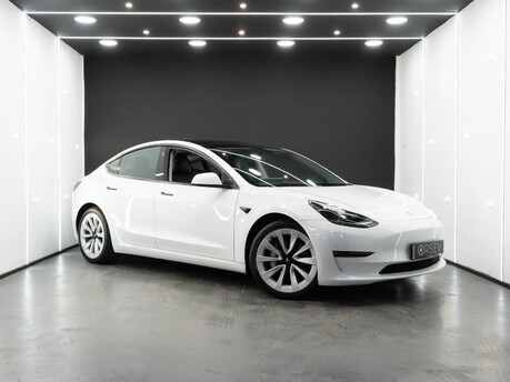 Tesla Model 3 Long Range Heat Pump 19" Sport Wheels One Owner Pano Roof Adaptive LEDs