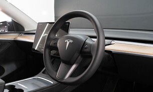 Tesla Model Y Performance Black Interior Panoramic Roof Heated Seats and Steering Wheel 6