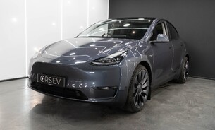 Tesla Model Y Performance Black Interior Panoramic Roof Heated Seats and Steering Wheel 5