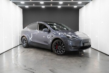 Tesla Model Y Performance Black Interior Panoramic Roof Heated Seats and Steering Wheel