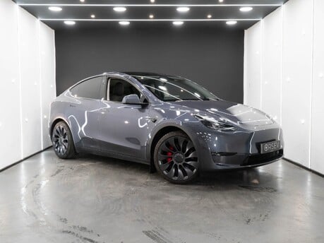 Tesla Model Y Performance Black Interior Panoramic Roof Heated Seats and Steering Wheel