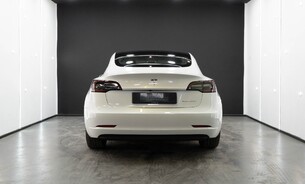 Tesla Model 3 Long Range Heat Pump Heated Steering Wheel Pano Roof Black Interior 11