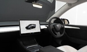 Tesla Model Y Long Range, White Interior, Panoramic Roof, Parking Sensors, VAT Q  2