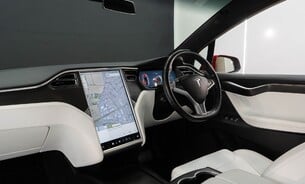 Tesla Model X 75D, White Interior, 6 Seats, Enhanced Autopilot, CCS, High Fidelity Sound 2