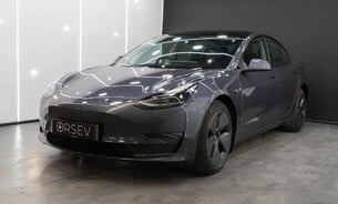 Tesla Model 3 Long Range, Heat Pump, Heated Steering Wheel, Pano Roof, Black Interior 5