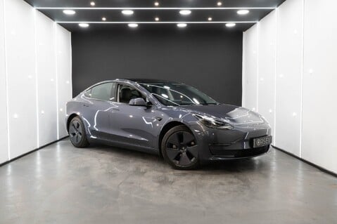 Tesla Model 3 Long Range, Heat Pump, Heated Steering Wheel, Pano Roof, Black Interior 