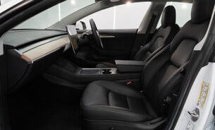 Tesla Model 3 Long Range, Heat Pump, Heated Steering Wheel, Pano Roof, Black Interior 8