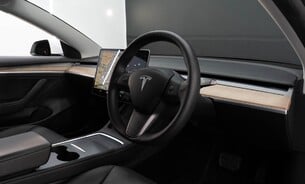 Tesla Model 3 Long Range, Heat Pump, Heated Steering Wheel, Pano Roof, Black Interior 6