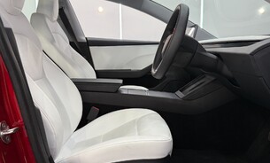 Tesla Model 3 RWD Ultra Red, White Interior, Ambient Lighting, Pano Roof,  7