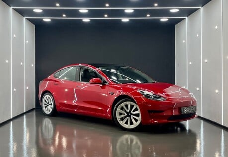 Tesla Model 3 Standard Range Plus, 19" Sport Whees LFP Battery Heat Pump Pano Roof VAT Q