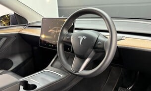 Tesla Model Y Standard Range Plus, Enhanced Autopilot Adaptive LED Headlamps Parcel Shelf 6