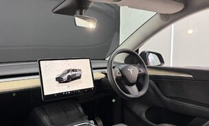 Tesla Model Y Performance, Enhanced Autopilot, Auto Lane Change, Heat Pump, One Owner 2