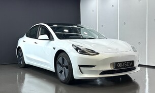 Tesla Model 3 Long Range, Heat Pump, Adaptive LED Headlights, Pano Roof, Black Interior 7