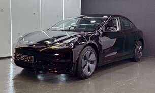 Tesla Model 3 Long Range, Heat Pump, Solid Black, Adaptive LED Headlights, Panoramic Roof 7