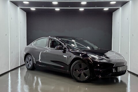 Tesla Model 3 Long Range, Heat Pump, Solid Black, Adaptive LED Headlights, Panoramic Roof 