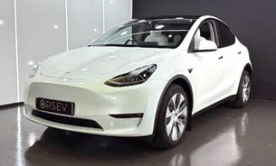 Tesla Model Y Long Range, White Interior, Enhanced Autopilot, Parking Sensors, Heat Pump 7