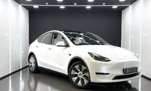 Tesla Model Y Long Range, White Interior, Enhanced Autopilot, Parking Sensors, Heat Pump 1