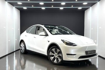 Tesla Model Y Long Range, White Interior, Enhanced Autopilot, Parking Sensors, Heat Pump