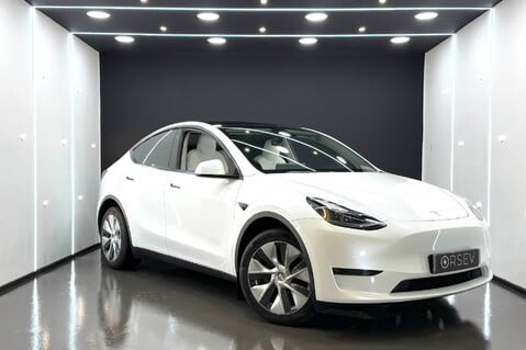 Tesla Model Y Long Range, White Interior, Enhanced Autopilot, Parking Sensors, Heat Pump 