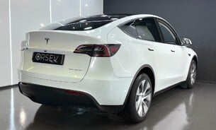 Tesla Model Y Long Range, White Interior, Enhanced Autopilot, Parking Sensors, Heat Pump 8