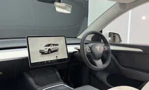 Tesla Model Y Long Range, White Interior, Enhanced Autopilot, Parking Sensors, Heat Pump 2