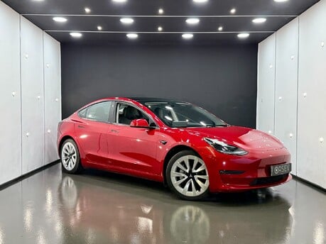 Tesla Model 3 Long Range Enhanced Autopilot 19'' Sport Wheels Heat Pump