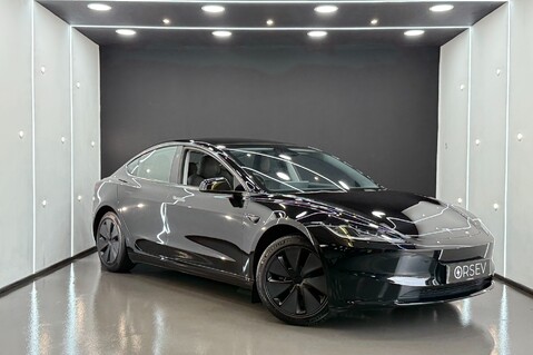 Tesla Model 3 RWD Solid Black, Ambient Lighting, Panoramic Roof, Black Interior 