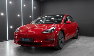 Tesla Model 3 Long Range, Heat Pump, Heated Steering Wheel, Pano Roof, Black Interior 3