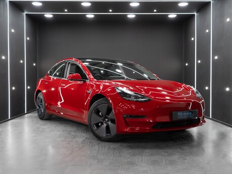 Tesla Model 3 Long Range, Heat Pump, Heated Steering Wheel, Pano Roof, Black Interior