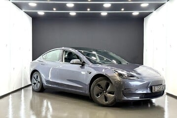 Tesla Model 3 Long Range, Heat Pump, Heated Steering Wheel, Pano Roof, Black Interior