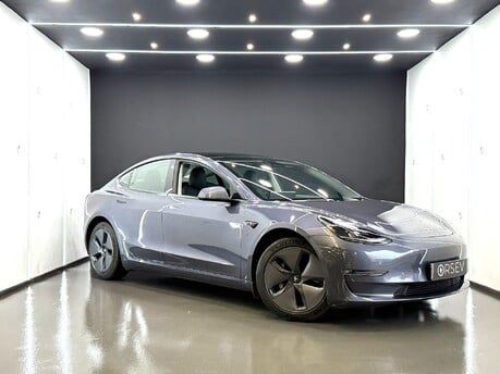 Tesla Model 3 Long Range, Heat Pump, Heated Steering Wheel, Pano Roof, Black Interior