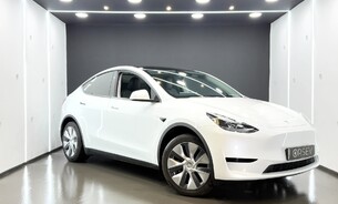 Tesla Model Y RWD ONLY 777 miles! Pristine! Pano Roof Heated Steering Wheel & Seats VAT Q 1