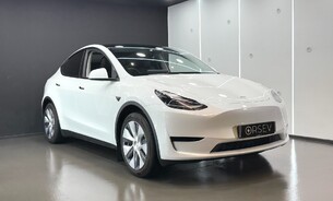 Tesla Model Y RWD ONLY 777 miles! Pristine! Pano Roof Heated Steering Wheel & Seats VAT Q 5