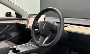 Tesla Model 3 Standard Range Plus, 19" Sport Wheels, Ryzen Chip, Larger 60kWh LFP Battery 7