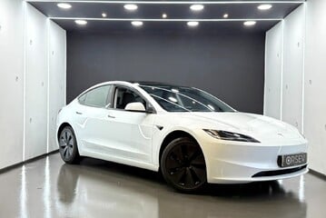 Tesla Model 3 RWD Ambient Lighting, Panoramic Roof, Heated and Vented Seats, Heat Pump