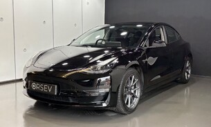 Tesla Model 3 Long Range, Heat Pump, Solid Black, Adaptive LED Headlights, Panoramic Roof 2