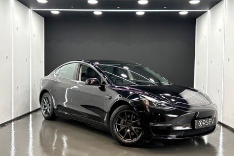 Tesla Model 3 Long Range, Heat Pump, Solid Black, Adaptive LED Headlights, Panoramic Roof 